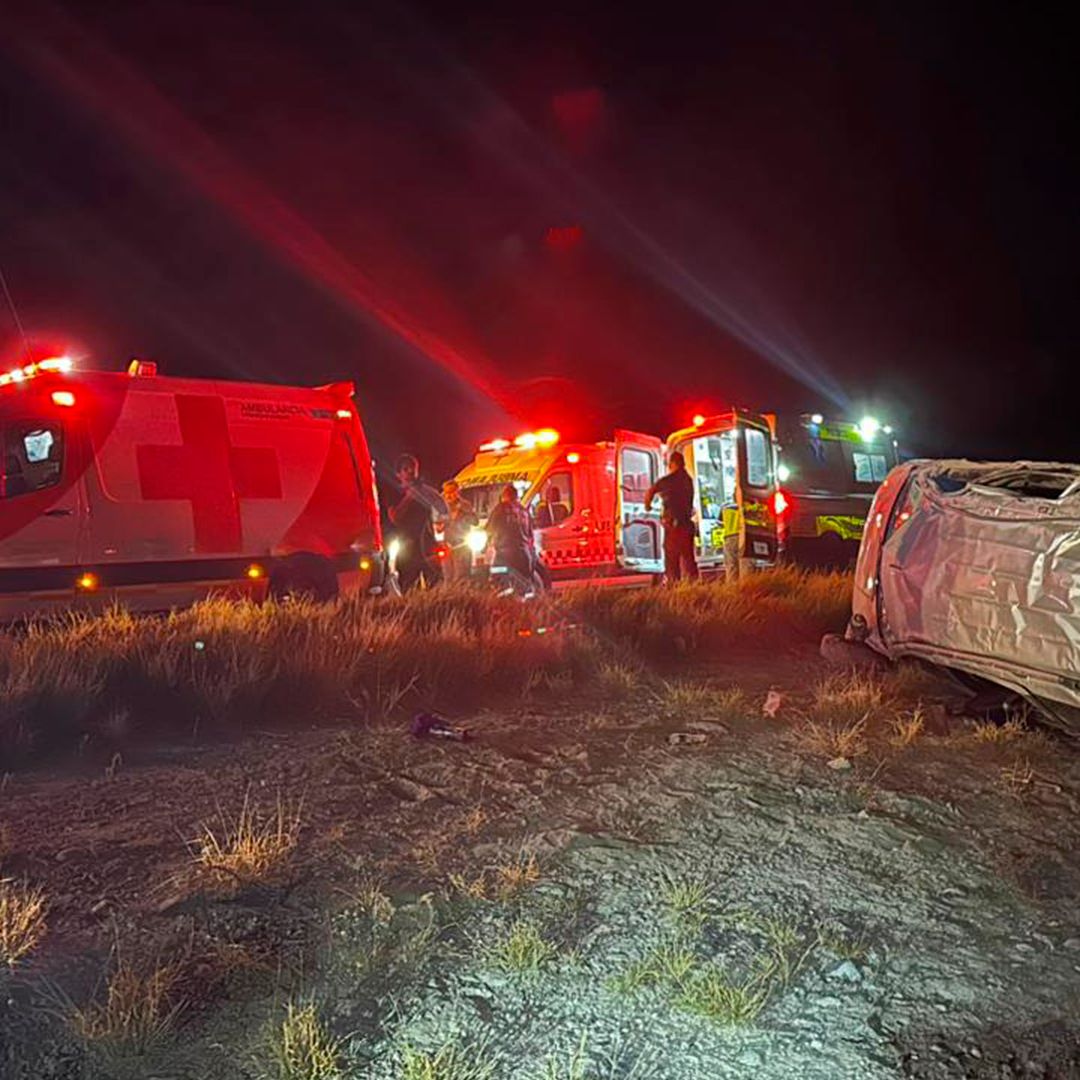 En la camioneta viajaban otras seis personas quienes resultaron lesionadas en el accidente